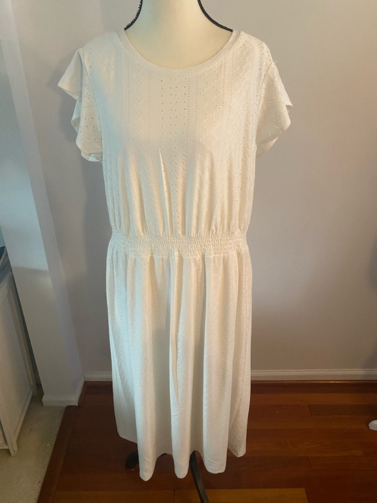 Adrianna Papell Dresses & Skirts - Adrianna Papell NWT ivory eyelets mocked waist large dress